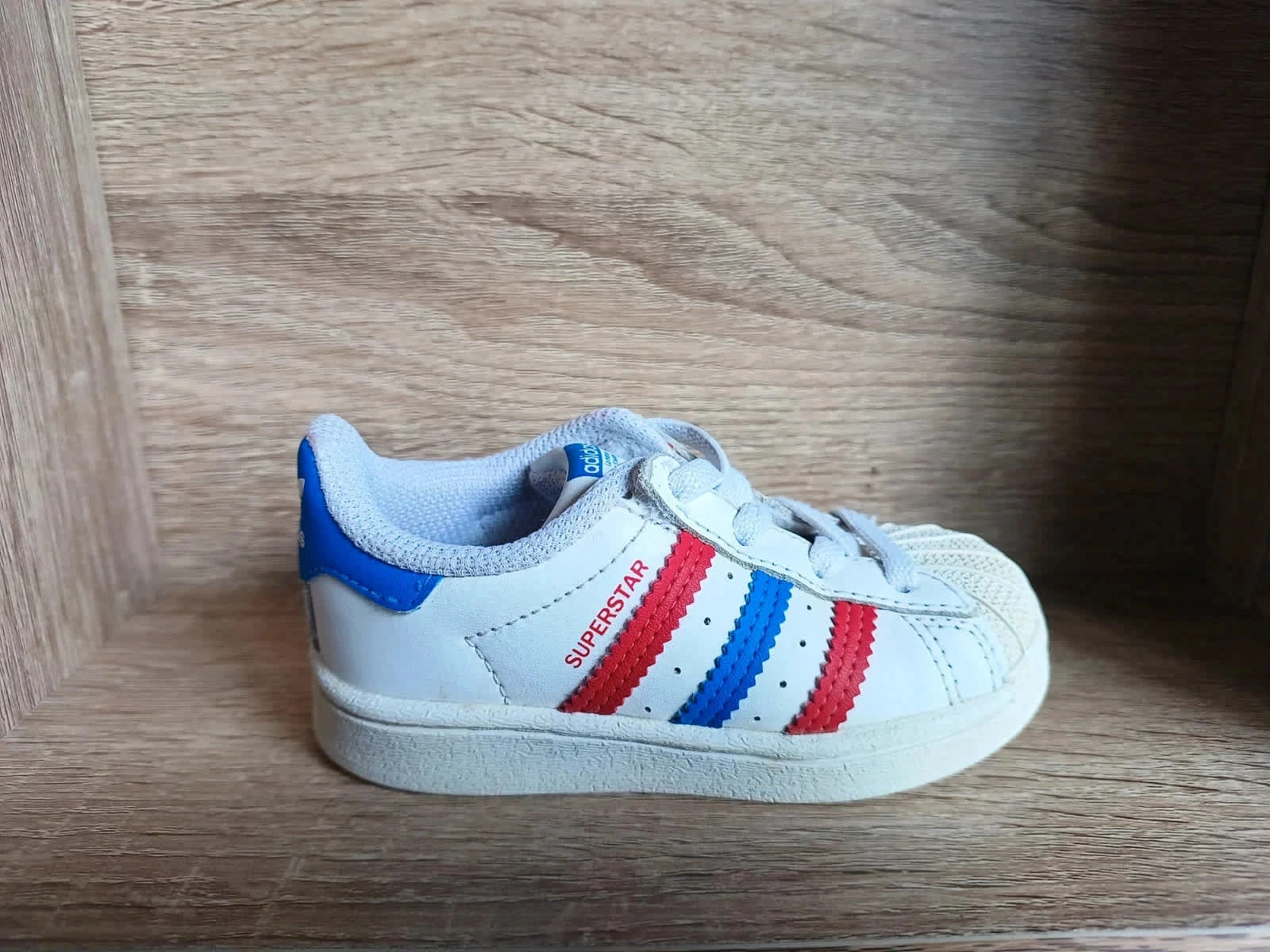 Basket adidas superstar pointure 21